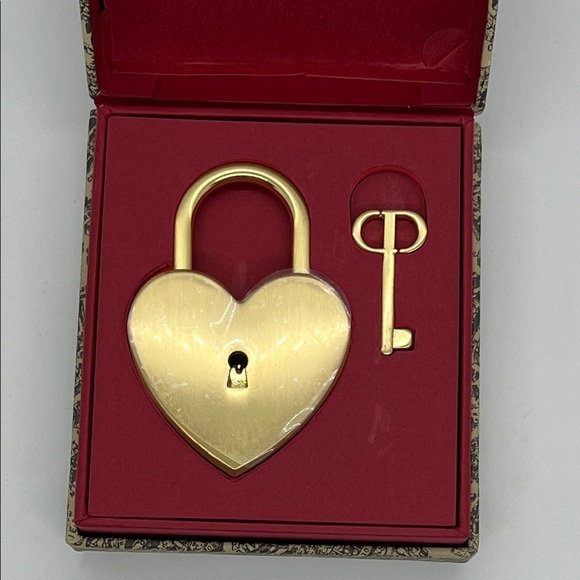 Dior Gold Heart Padlock and Key Set - Picture 5 of 10